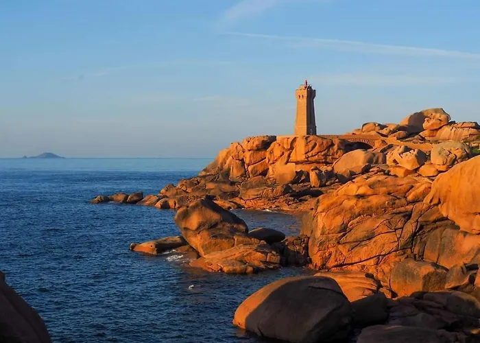 studio exposé plein sud vu sur le port de plaisance
