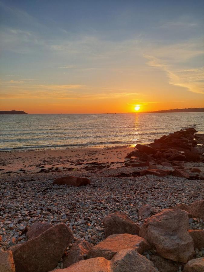 Exposé Plein Sud Vu Sur Le Port De Plaisance Perros-Guirec